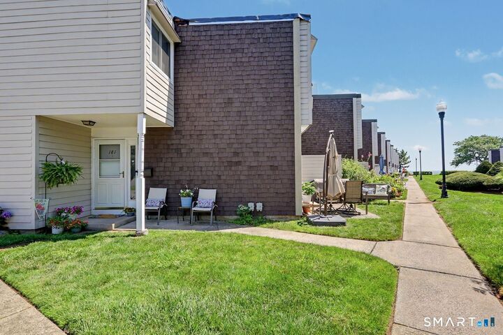 Property Photo:  181 West Walk 181  CT 06516 