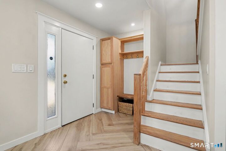 Property Photo:  181 West Walk 181  CT 06516 