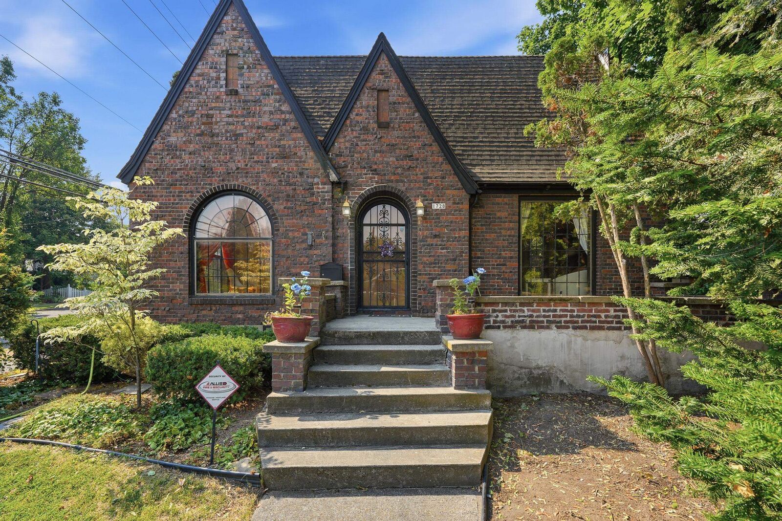 Property Photo: 1728 E 9th Ave WA 99202