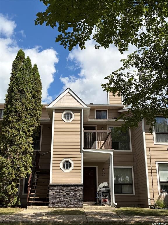 Property Photo:  18 Cedar Meadow Drive  SK S4X 3J6 