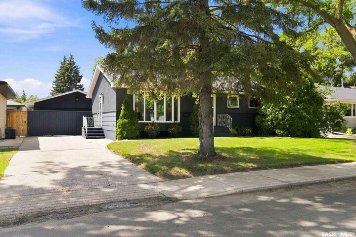 Property Photo:  2602 Paul Crescent  SK S7J 2T6 