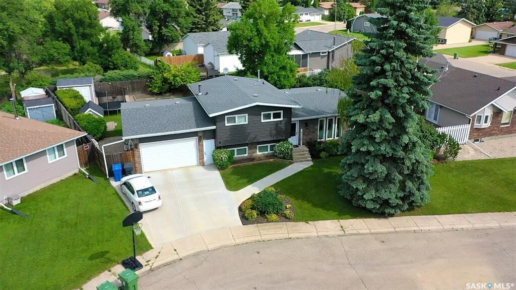 Property Photo:  9 Gibson Bay  SK S3N 3H4 