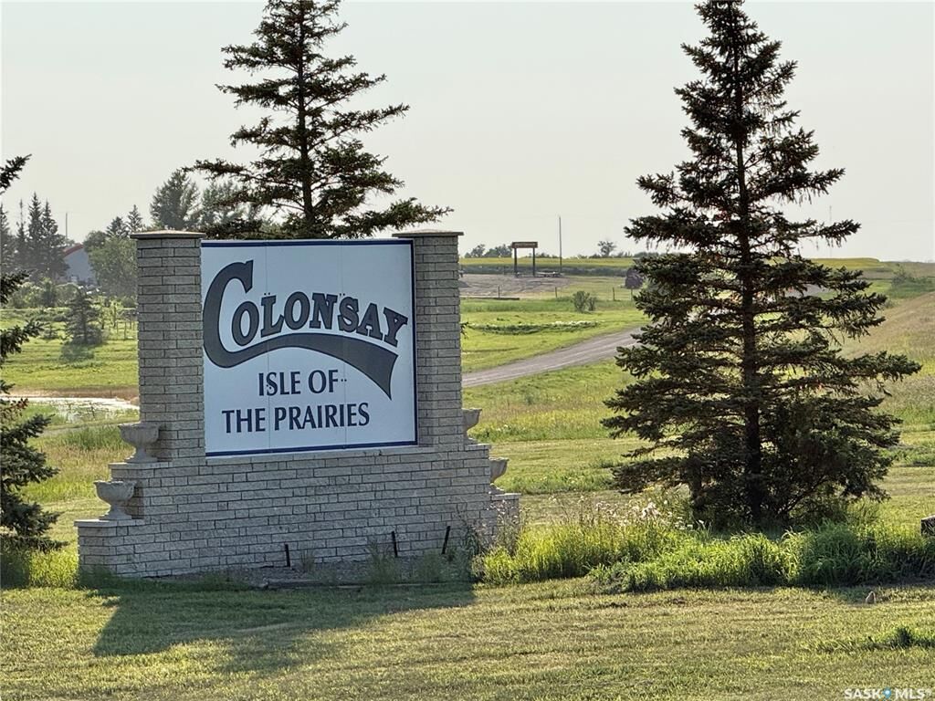 Property Photo: 301 Rosher Street SK S0K 0Z0