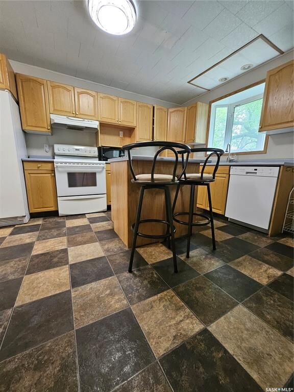 Property Photo:  626 2nd Street  SK S4A 0K9 