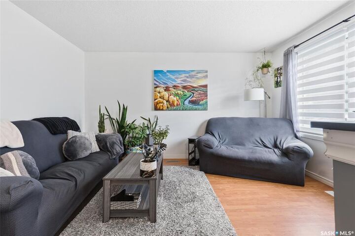 Property Photo:  214 Michener Crescent  SK S7L 5Z1 