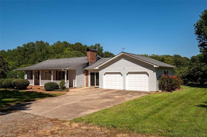 Property Photo:  173 Old Meadowbrook Lane  NC 28621 