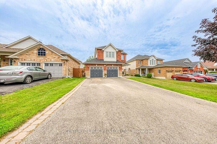 Photo de la propriété:  589 Blackwood Boulevard  ON L1K 2N4 
