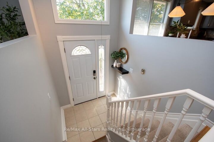 4 Daniel Court — photo 1