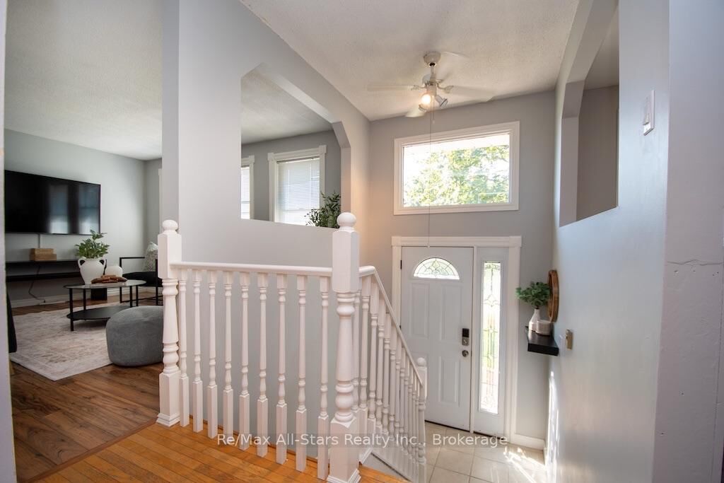 Property Photo:  4 Daniel Court  ON K9V 4Z9 