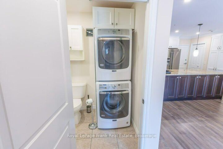 Photo de la propriété: 58 Glenelg Street W 103 ON K9V 0M9