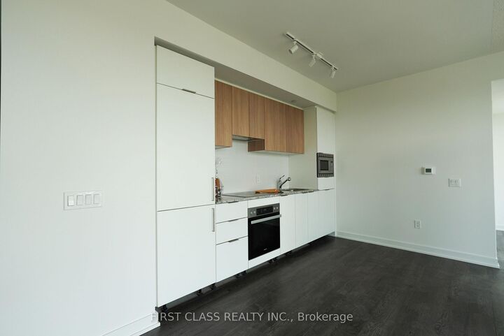 Property Photo:  50 O'Neill Road 2804  ON M3C 0R1 