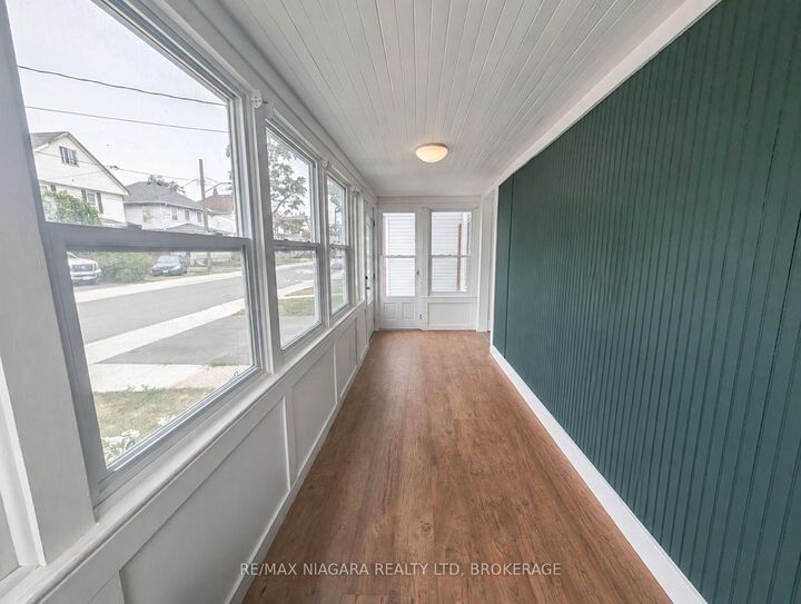 Property Photo: 49 Randolph Street ON L3B 4C3