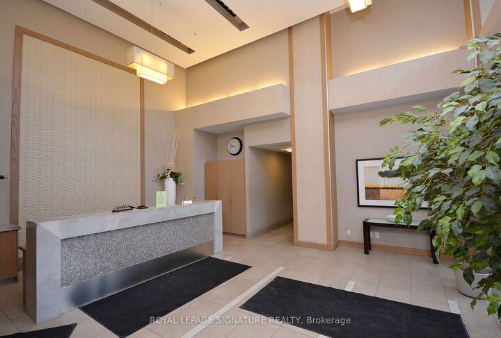 Property Photo:  3515 Kariya Drive 3303  ON L5B 0C1 