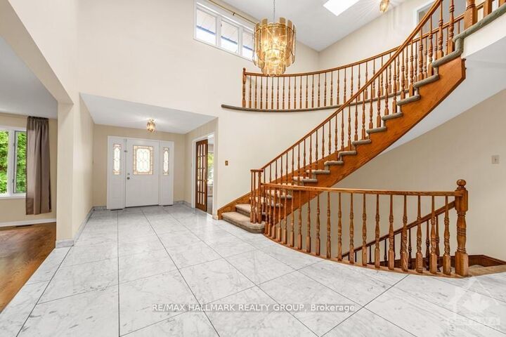 Property Photo:  95 Macnabb Place  ON K1L 8J5 