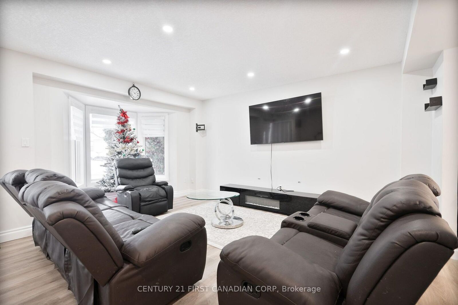 Property Photo:  345 Banbury Crescent  ON N5Z 4V1 