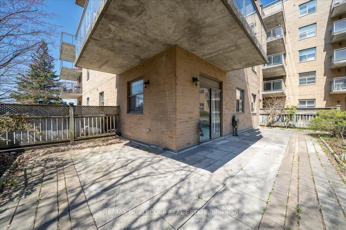 Property Photo:  2502 Rutherford Road 111  ON L4K 5N6 