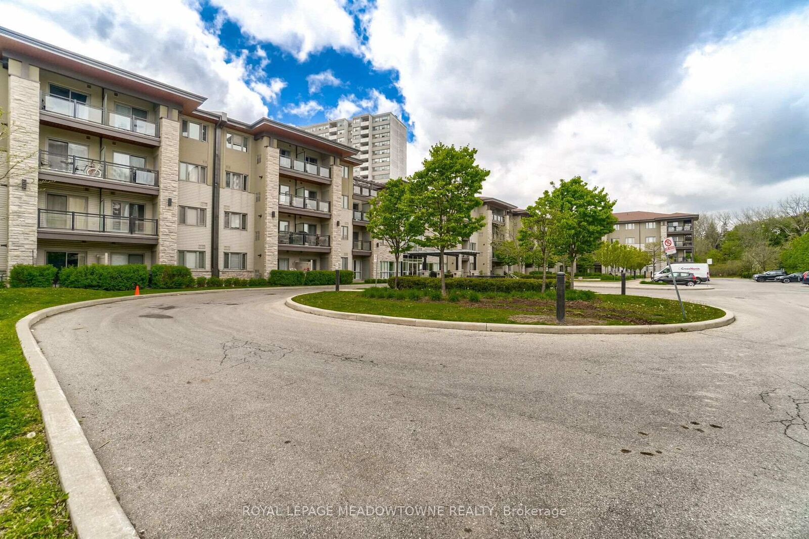 Property Photo:  570 Lolita Gardens 119  ON L5A 0A1 