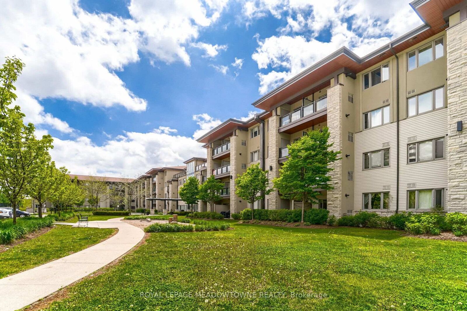 Photo de la propriété:  570 Lolita Gardens 119  ON L5A 0A1 
