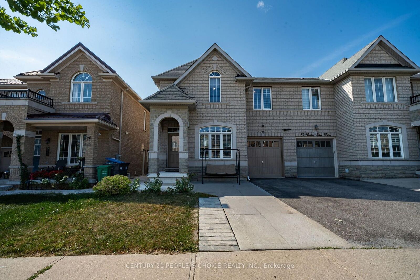 Property Photo:  86 Daden Oaks Drive  ON L6P 3R9 
