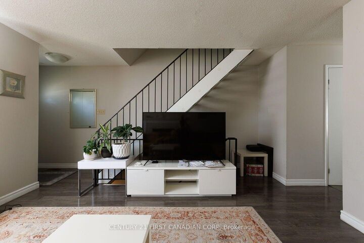 Property Photo:  70 Fiddlers Green Road 122  ON N6H 4R4 