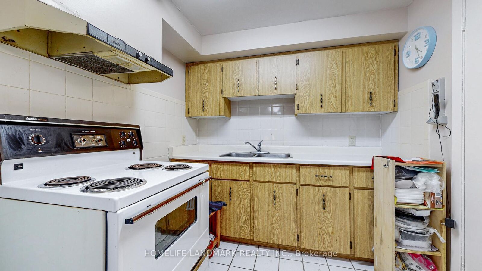 Property Photo: 58 Deerbrook Trail N Basement Room C ON M1W 1V4