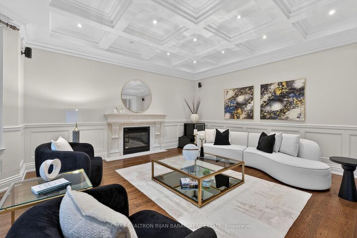 Property Photo:  274 Greenfield Avenue  ON M2N 3E5 