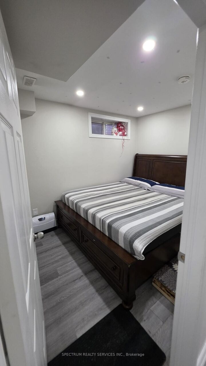 Property Photo: 1108 Savoline Boulevard Lower ON L9T 8P5