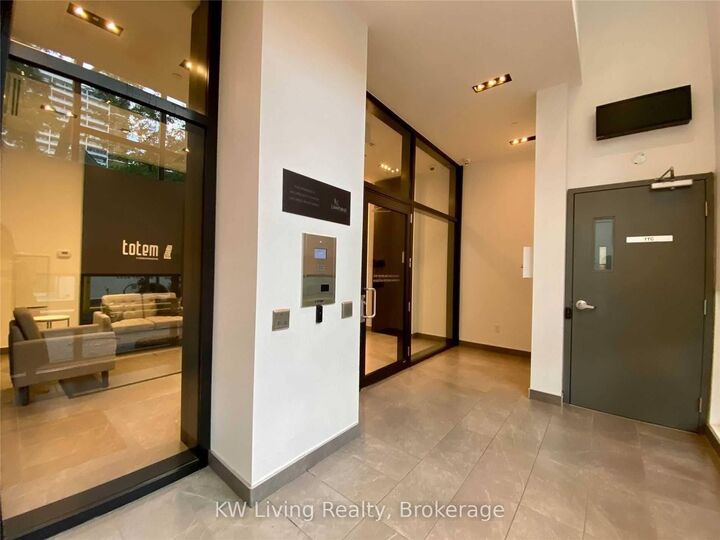 Property Photo:  17 Dundonald Street 501  ON M4Y 0E4 