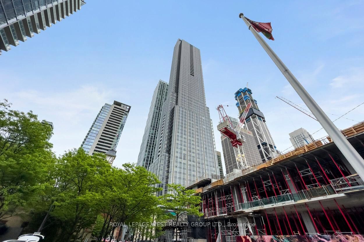 Property Photo: 11 Yorkville Avenue 1310 ON M4W 0B7