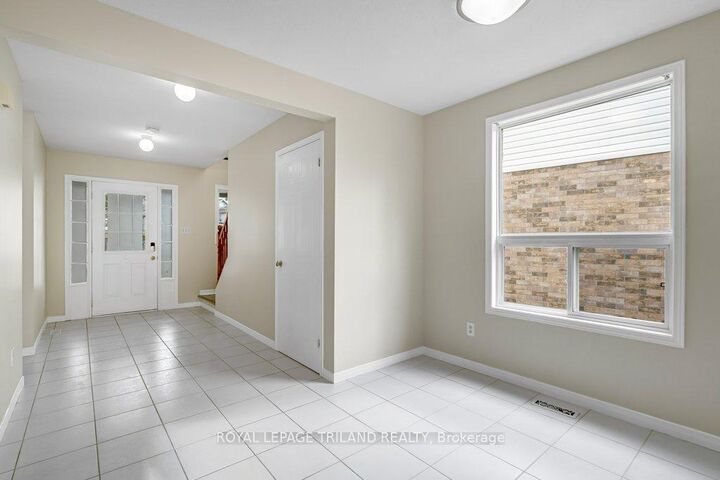 Property Photo:  215 Rossmore Court  ON N6C 6B7 