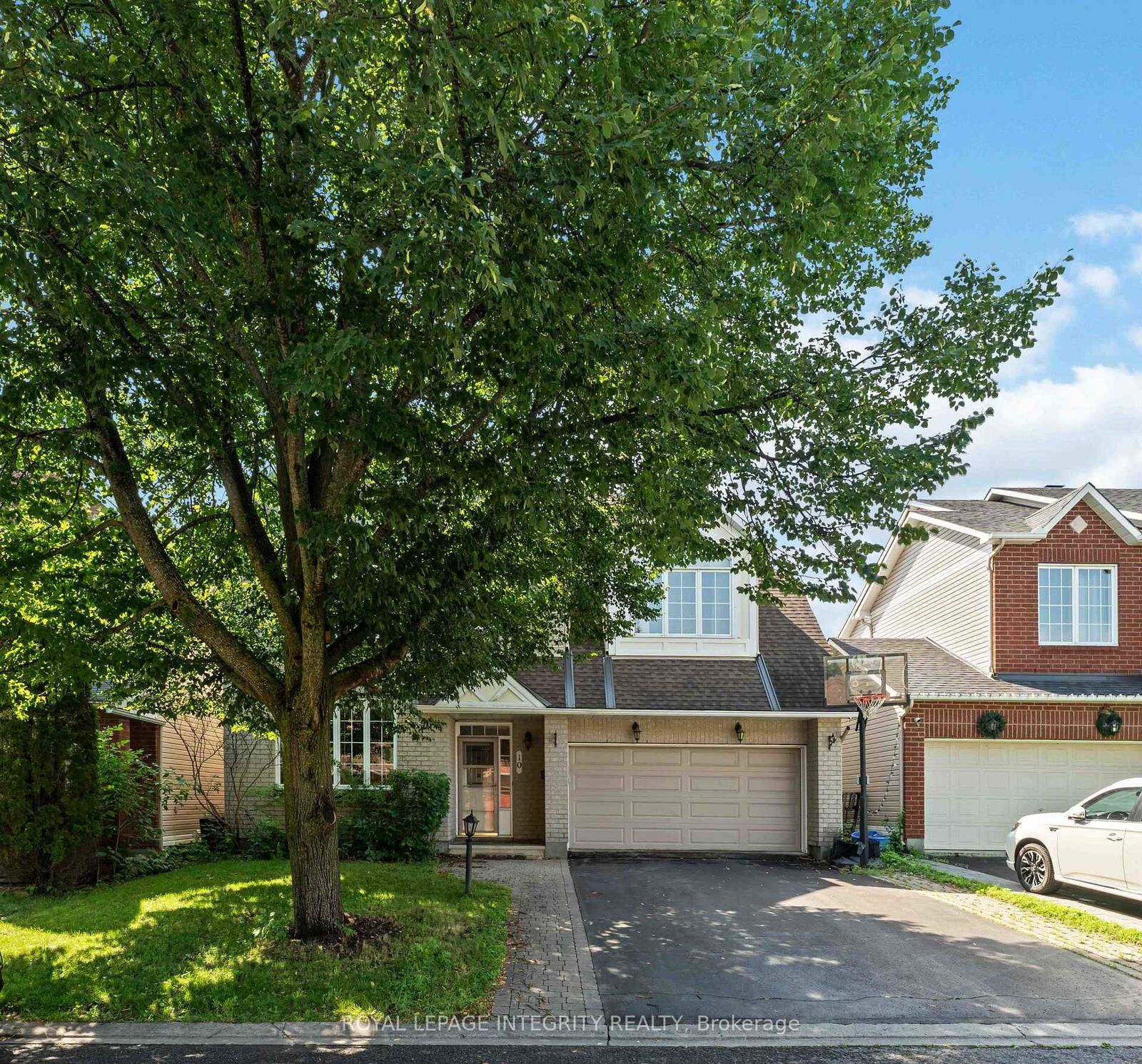 Property Photo:  10 Westwinds Place  ON K2G 6L1 