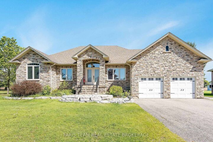 30 Fisher Drive — photo 1