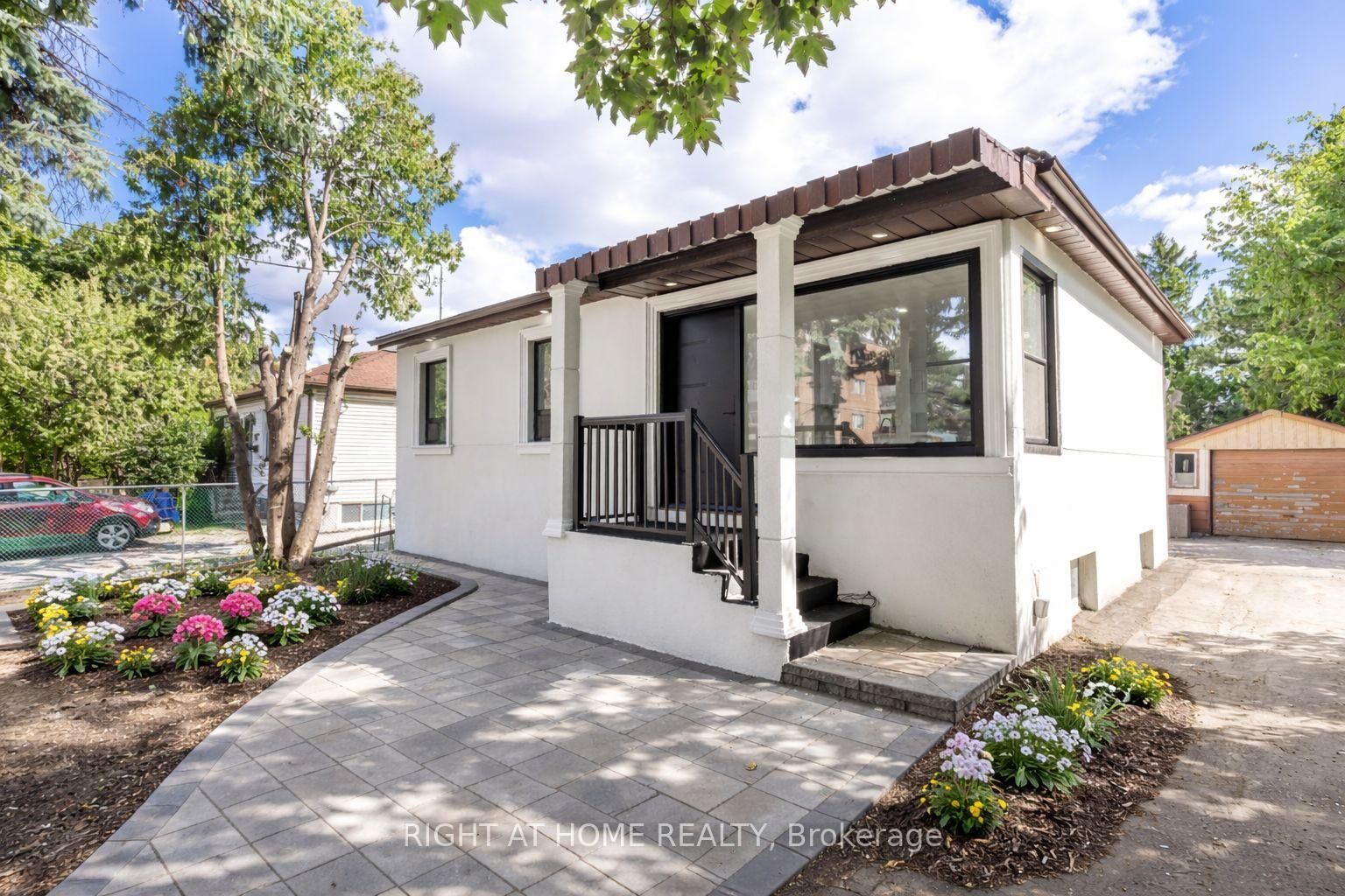 Property Photo: 225 Essex Avenue ON L4C 2C1