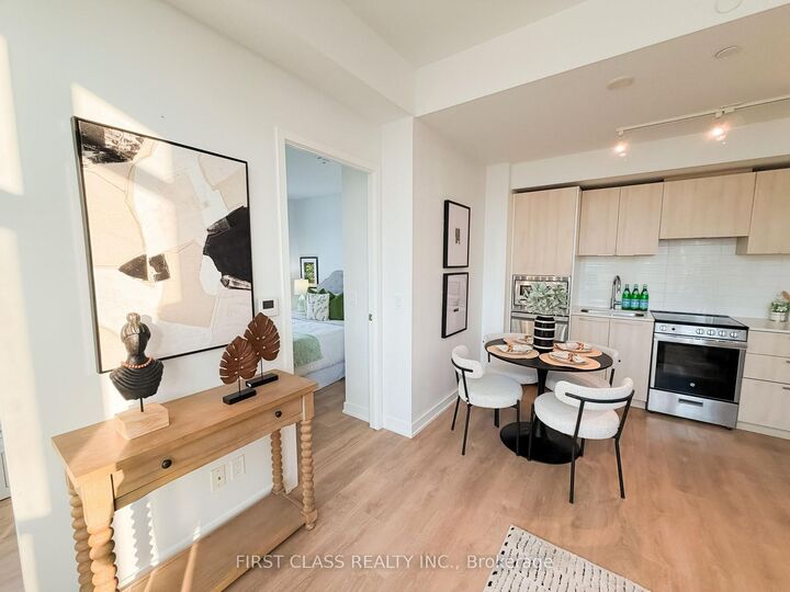 Property Photo: 501 Yonge Street 2805 ON M4Y 0G8