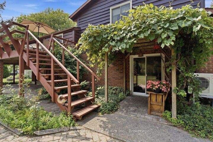 Photo de la propriété: 132 Clearview Crescent ON N4K 0G1