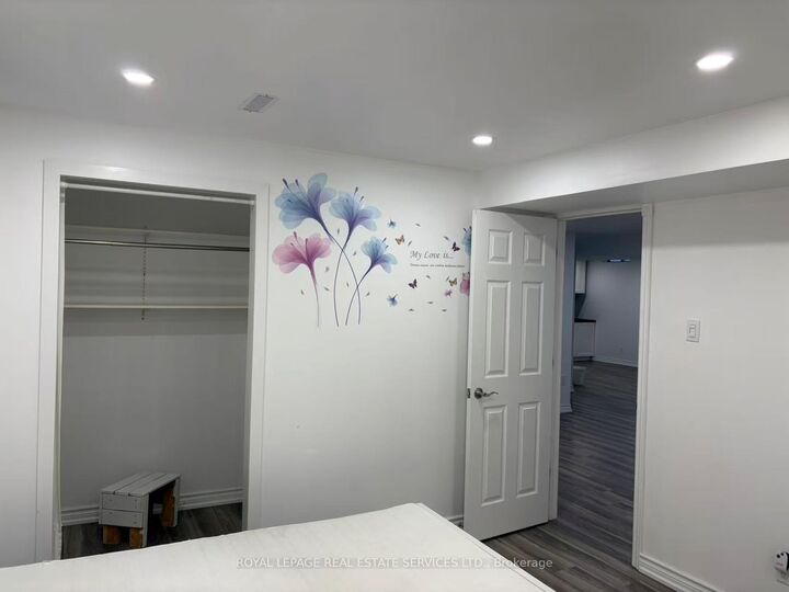 Property Photo:  1966 Kempton Park Drive Bsmt-2  ON L5M 2Z7 