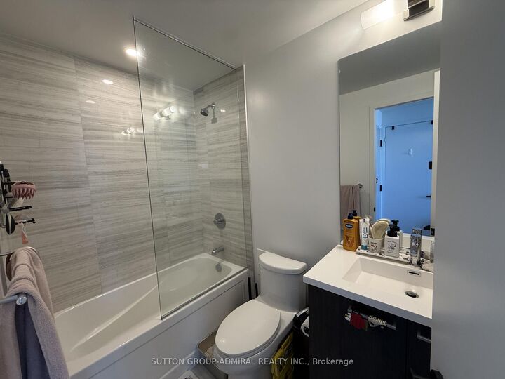Property Photo:  195 Commerce Street 5112  ON L4K 0P9 