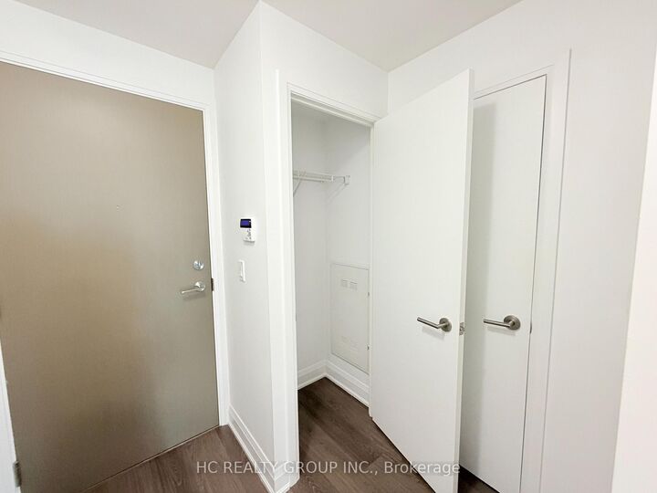 Property Photo: 160 Vanderhoof Avenue 902 ON M4G 0B7