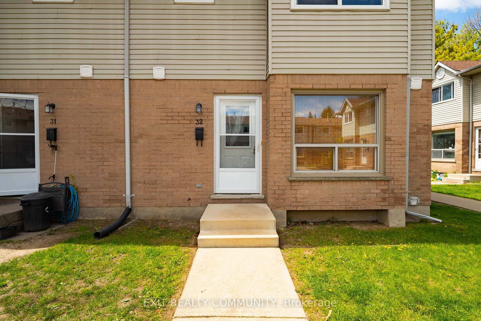 Property Photo:  595 Third Street 32  ON N5V 4A1 