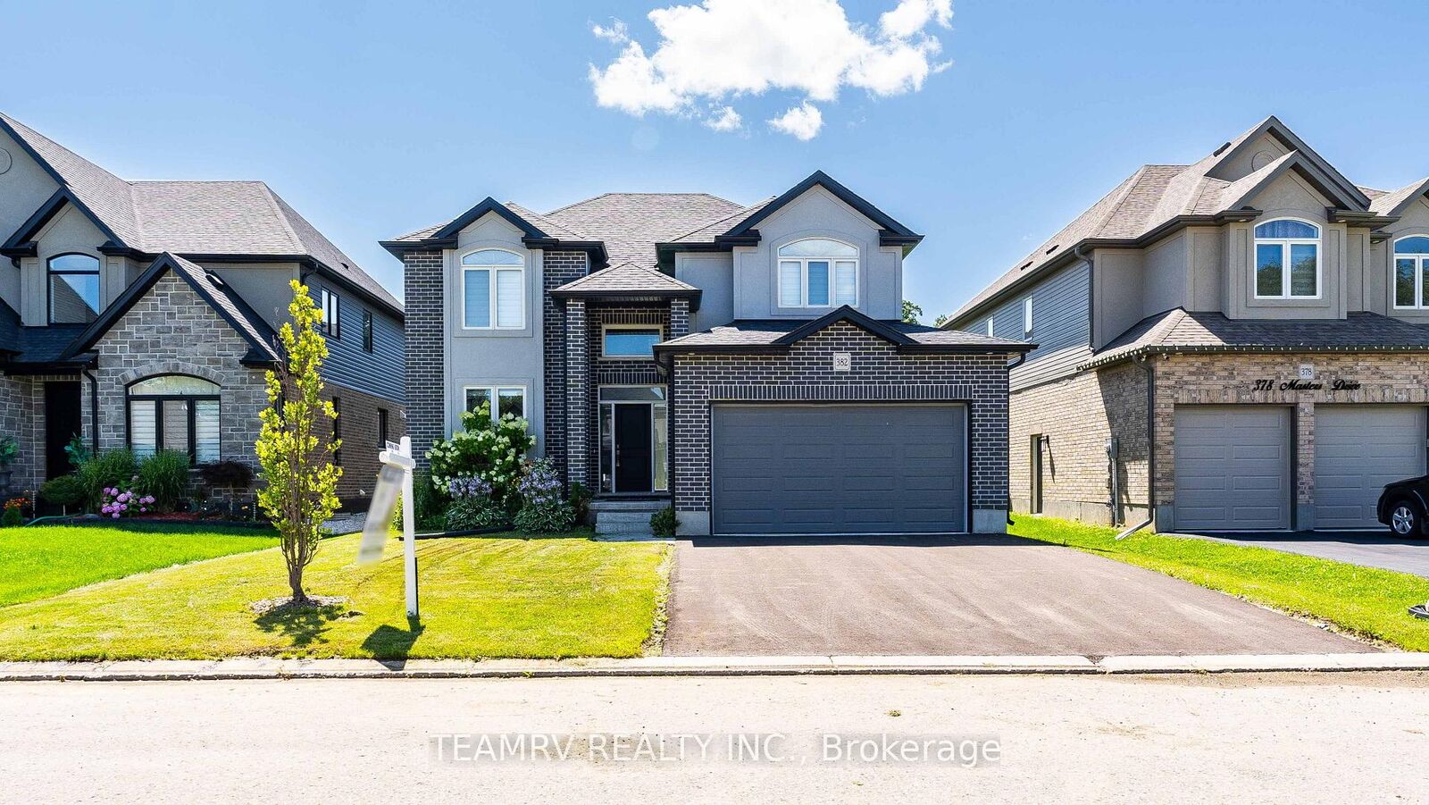 Property Photo: 382 Masters Drive ON N4T 0H9