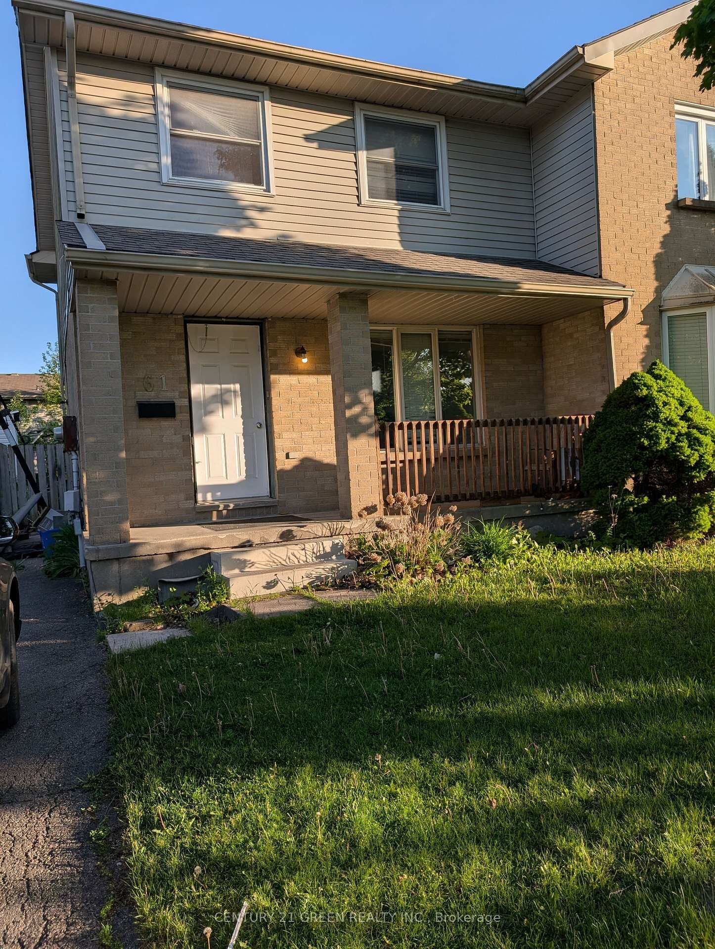 Property Photo:  61 Ashley Crescent  ON N6E 3P8 