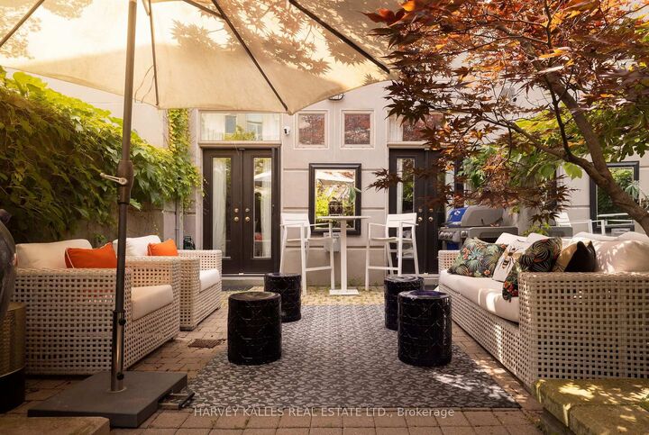 Property Photo: 260 Russell Hill Road 21 ON M4V 2T3