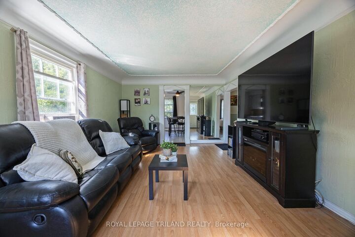 Property Photo:  89 Egerton Street  ON N5Z 2G1 