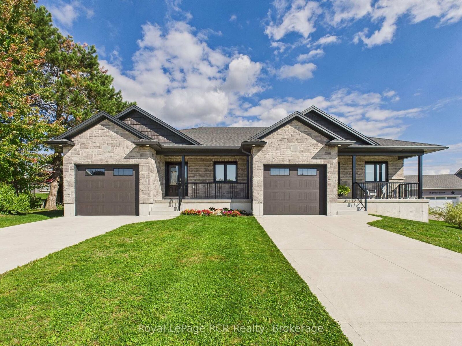 Property Photo: 36 Jordan Crescent ON N0G 1E0