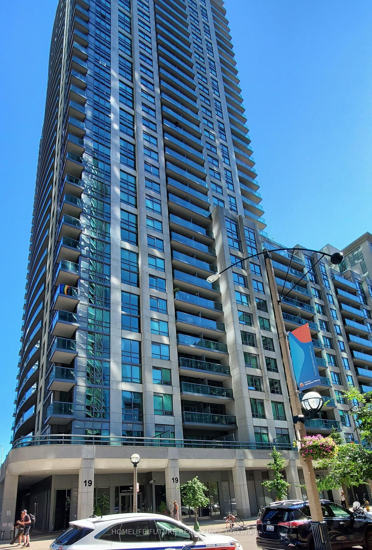 Property Photo:  19 Grand Trunk Crescent 1109  ON M5J 3A3 