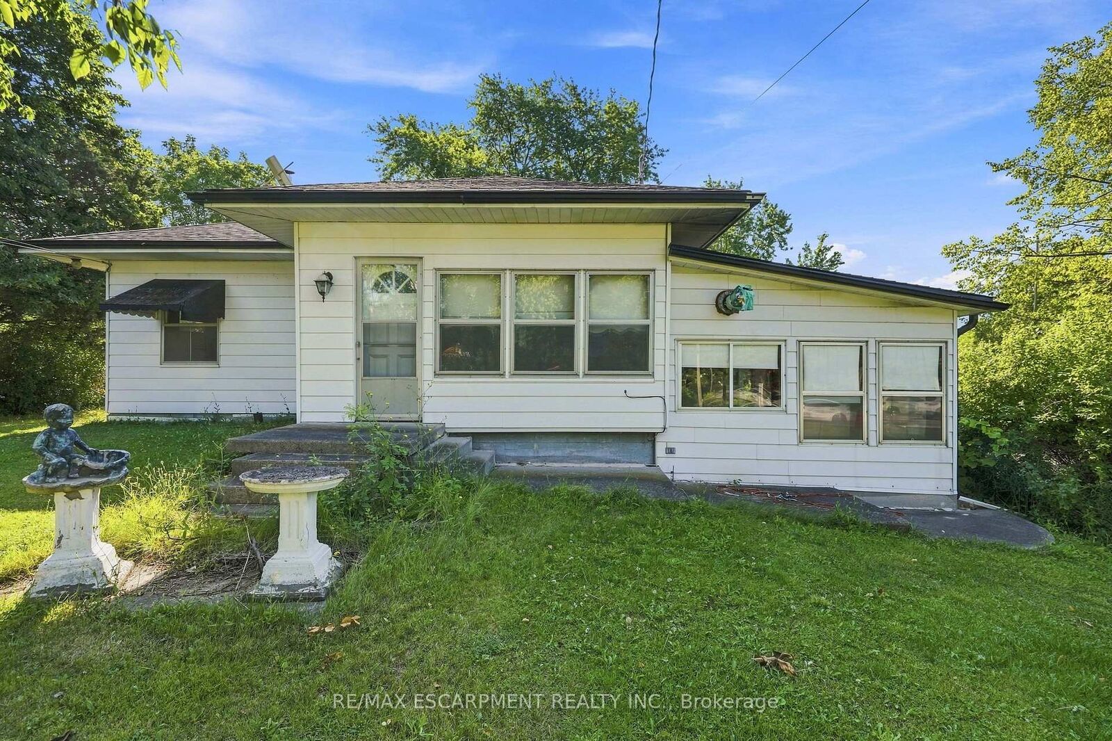 Property Photo: 698 York Road ON L9H 5X1