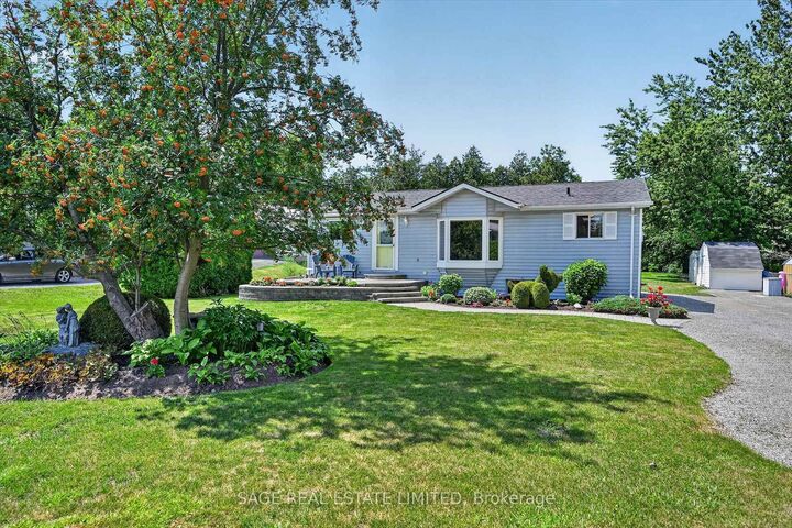 39 Riverside Drive — photo 1