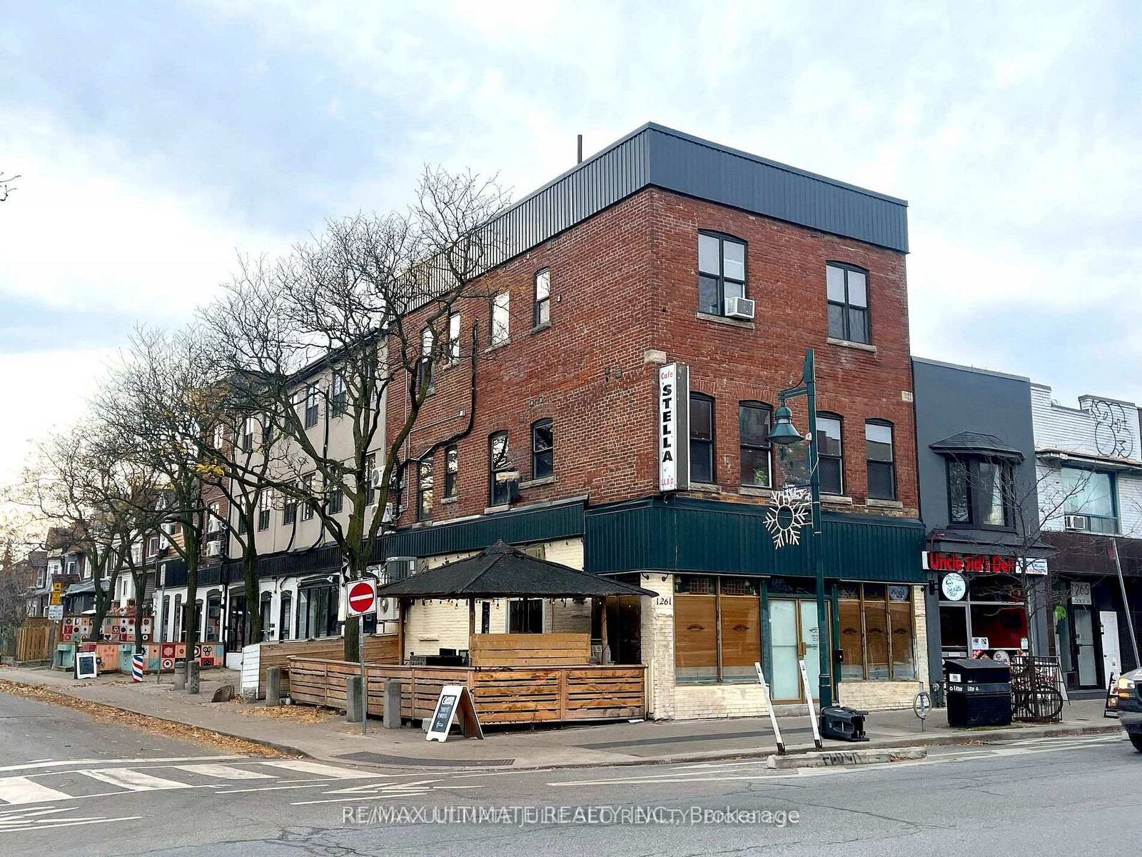 Property Photo: 432 St Clarens Avenue 203 ON M6H 3W3