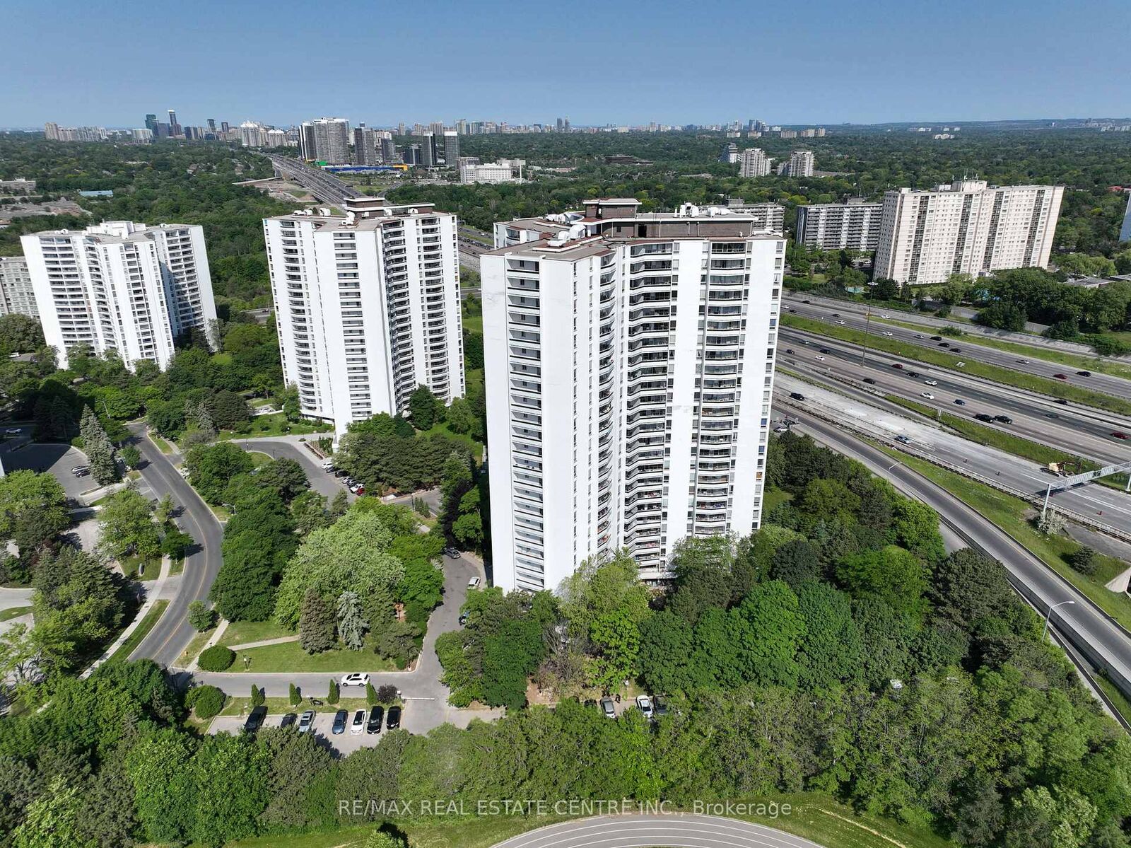 Property Photo:  150 Graydon Hall Drive 703  ON M3A 3B3 