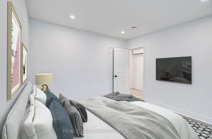 Photo de la propriété:  419 Woodbine Avenue 10  ON M4L 3P7 